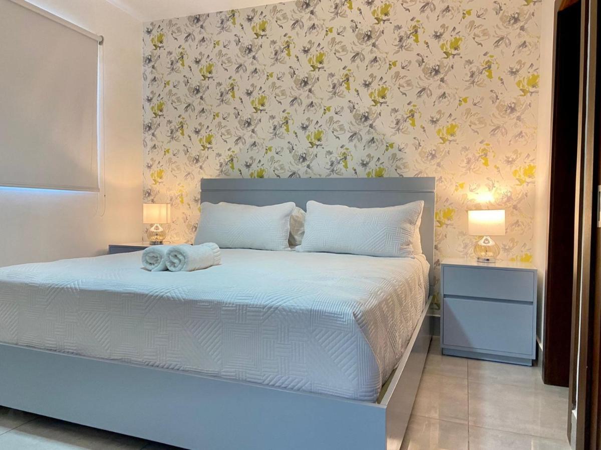 Soha Suites I ซานติอาโก เด ลอสกาบาเญโรส ภายนอก รูปภาพ